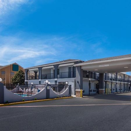 Econo Lodge Waco North I-35 Exterior photo