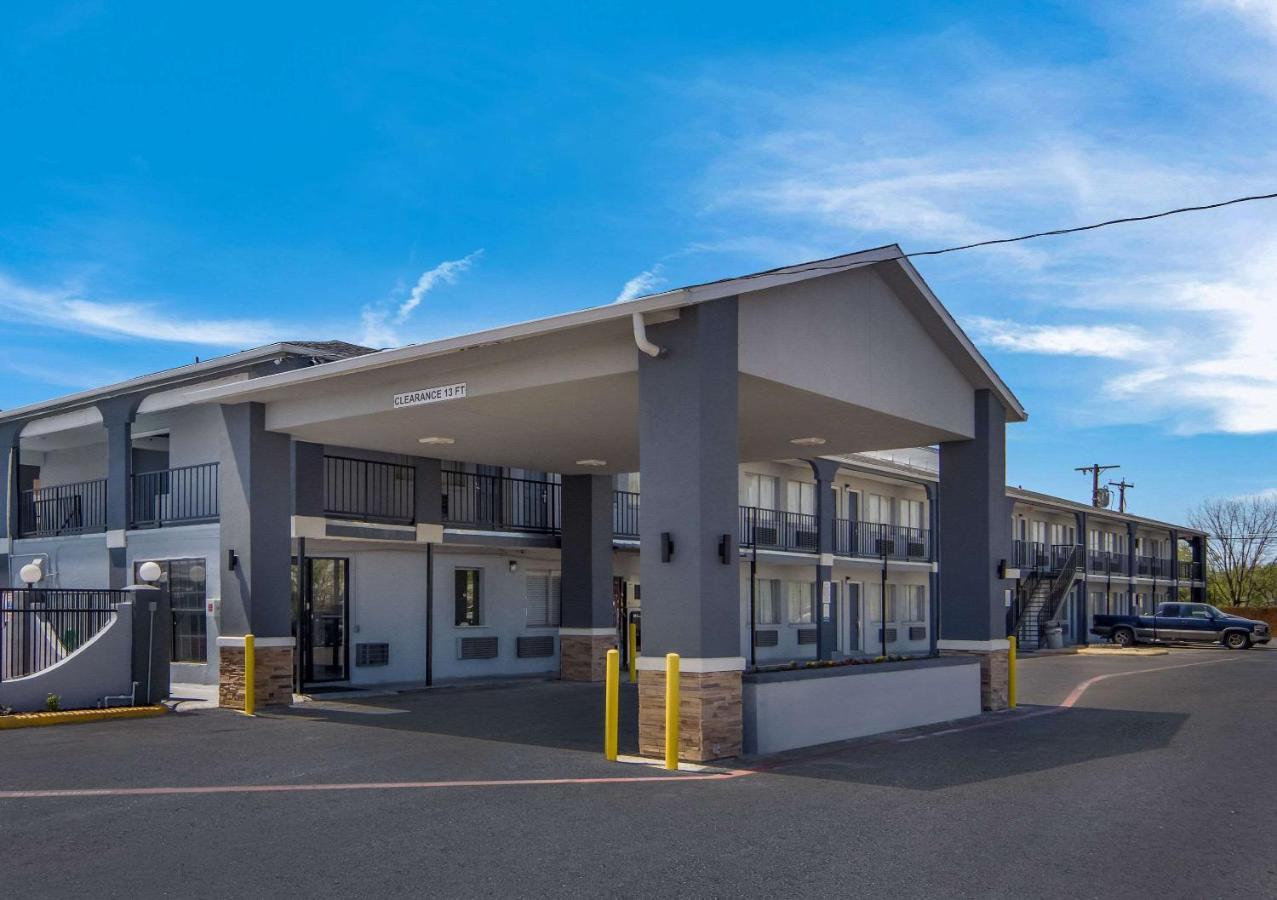 Econo Lodge Waco North I-35 Exterior photo